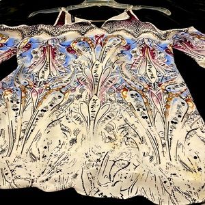 Beautiful Blouse with wide sleeves